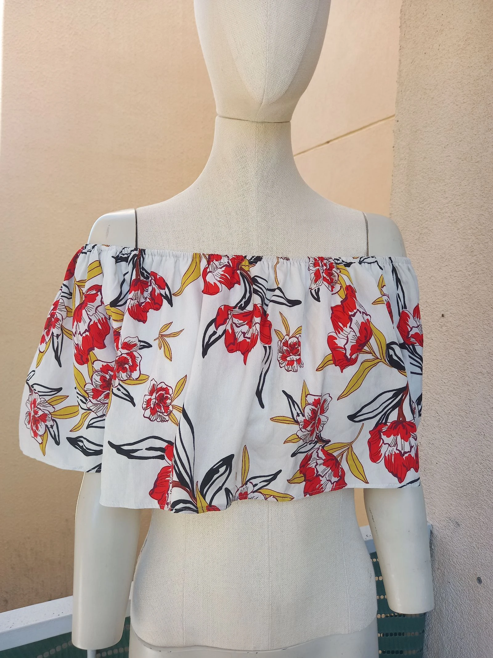 Top met ontblootde schouders Maat S – photo 10